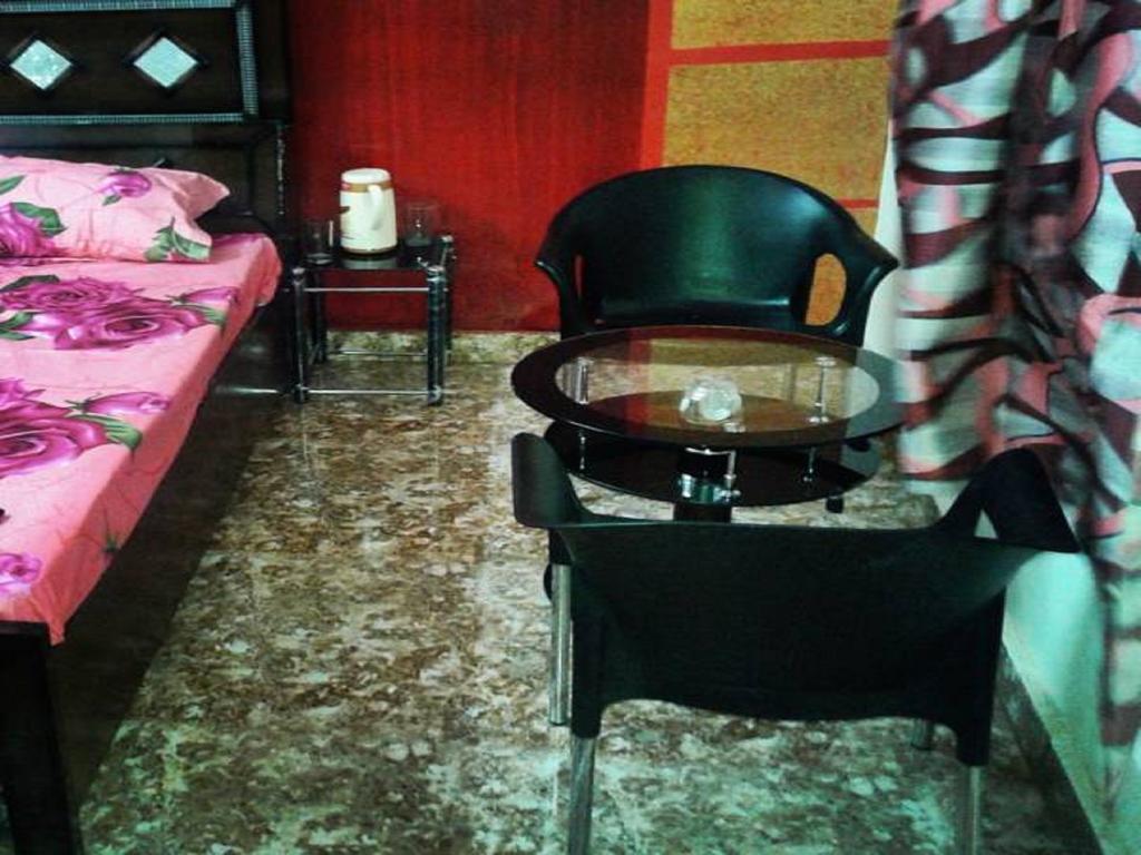 Hotel Jan Jan Tak Dehradun Oda fotoğraf